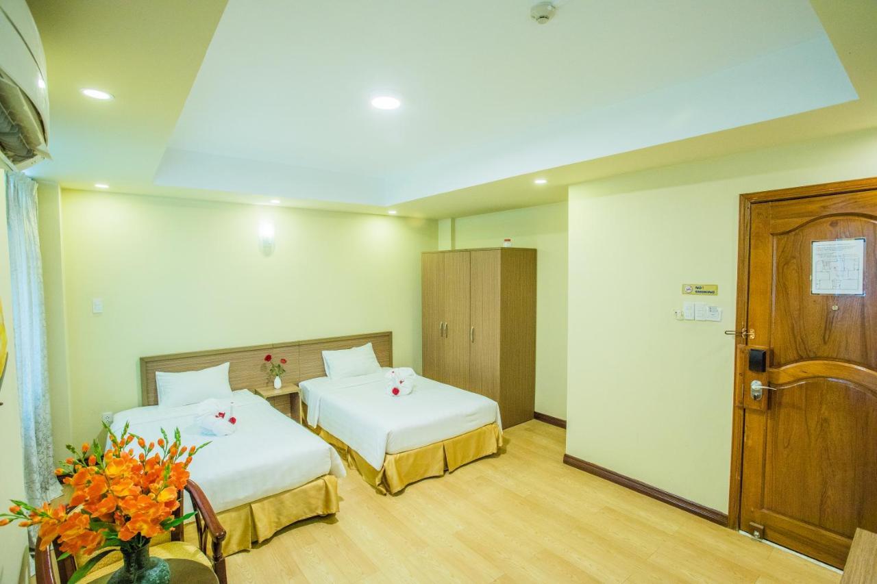 Golden Gate China Town Hotel Yangon Bagian luar foto