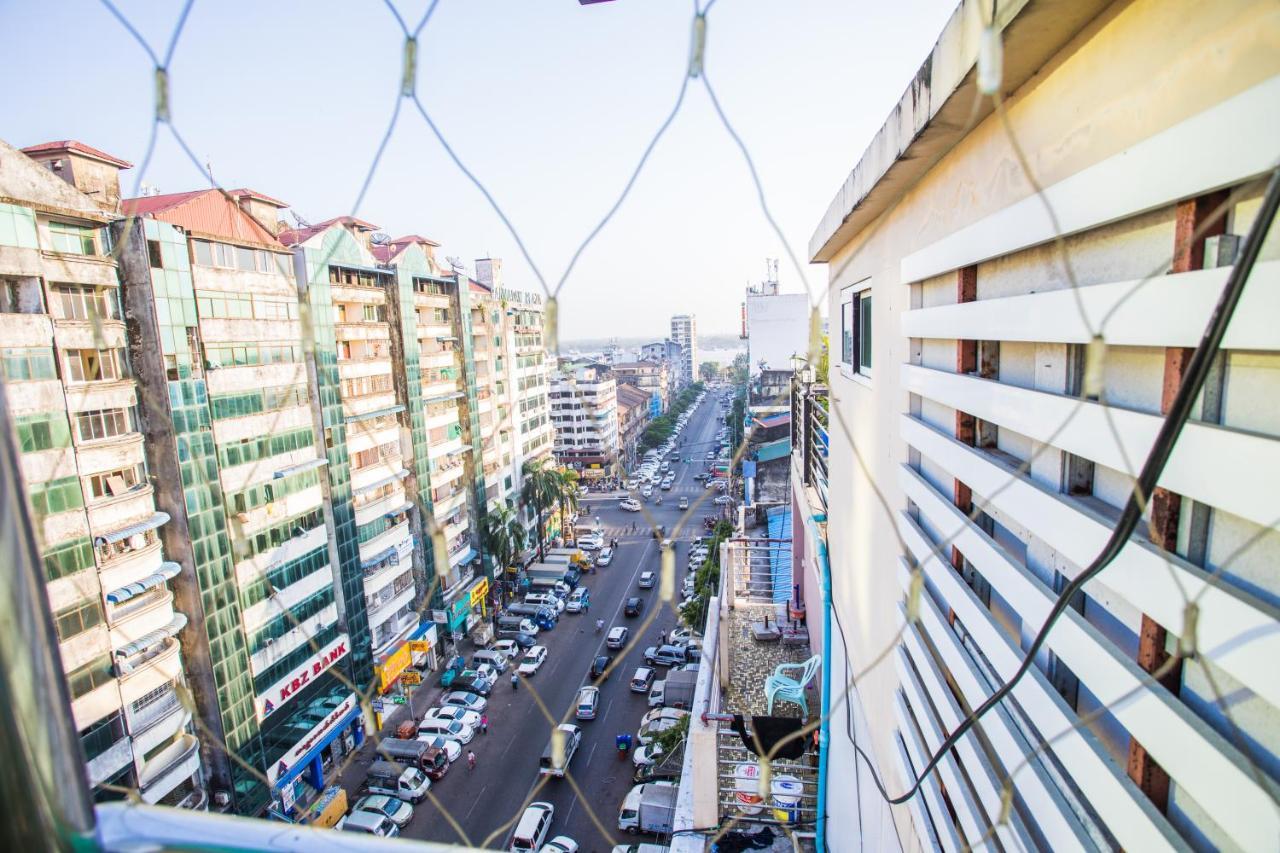 Golden Gate China Town Hotel Yangon Bagian luar foto