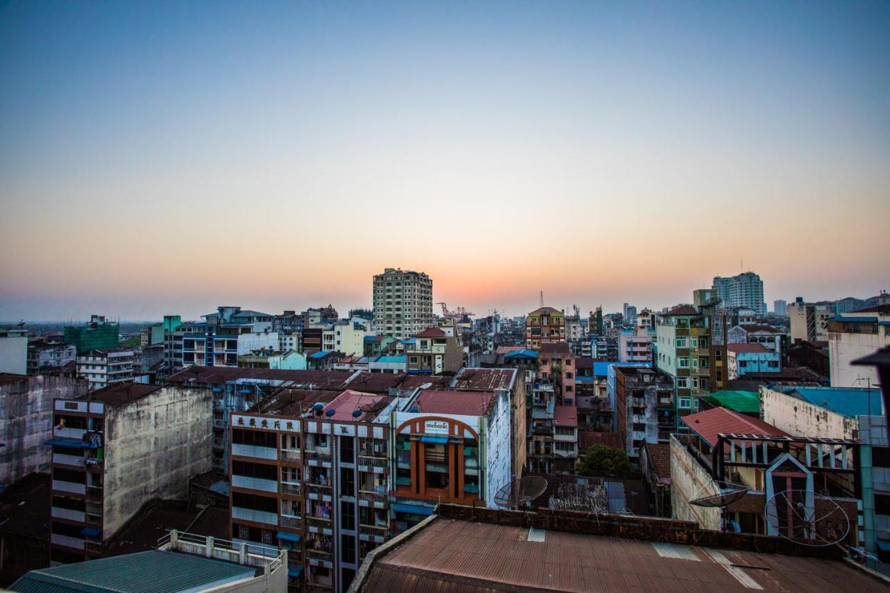 Golden Gate China Town Hotel Yangon Bagian luar foto